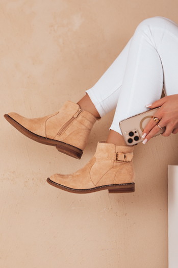 Damen Stiefel mit flachem Absatz BUTENA beige Dstreet ZY0838