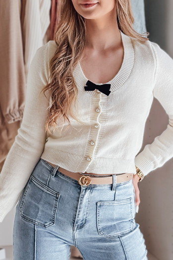 Kurzer Damen-Pullover mit Schleife LAMURE ecru Dstreet MY2474
