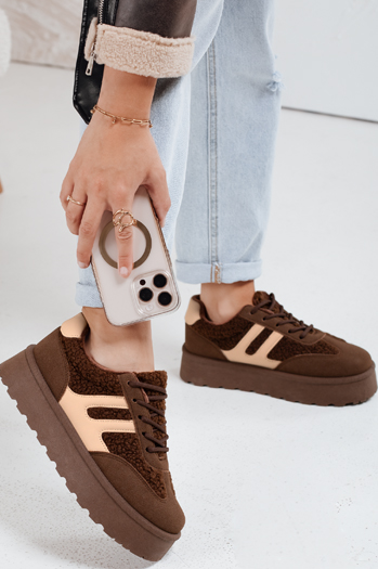 Frauen isoliert Plattform Turnschuhe braun Dstreet ZY1071