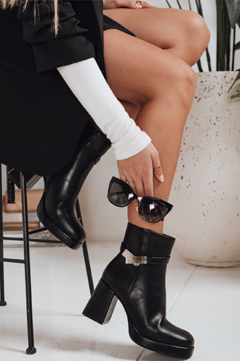 Isolierte Damenstiefel schwarz Dstreet ZY1253