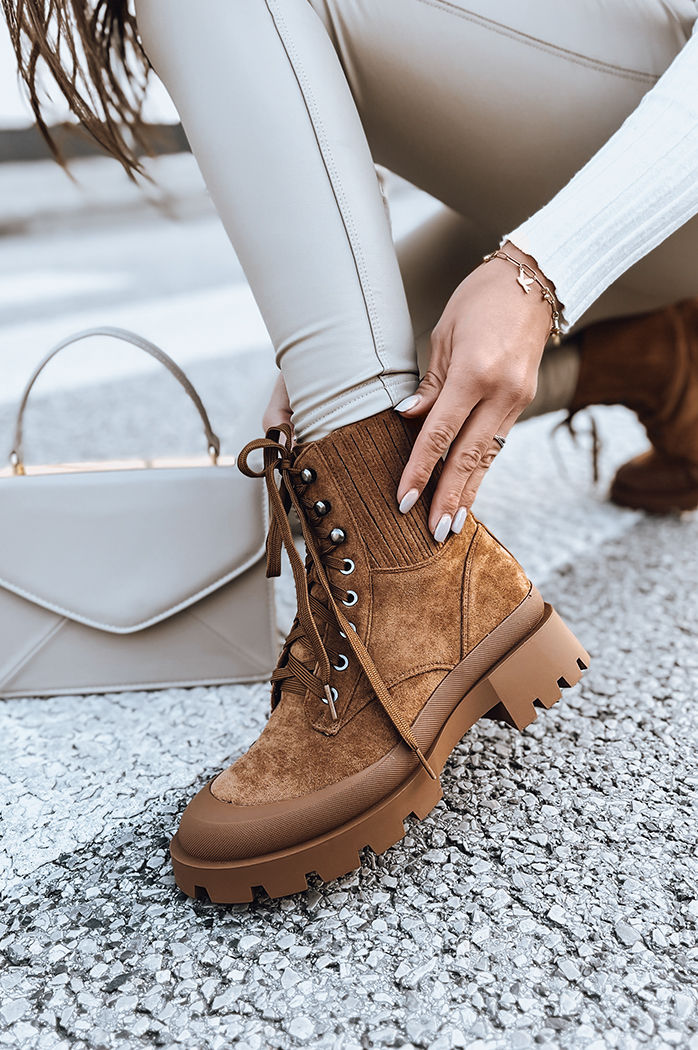Damenstiefel LOVED Farbe Camel DSTREET ZY0406