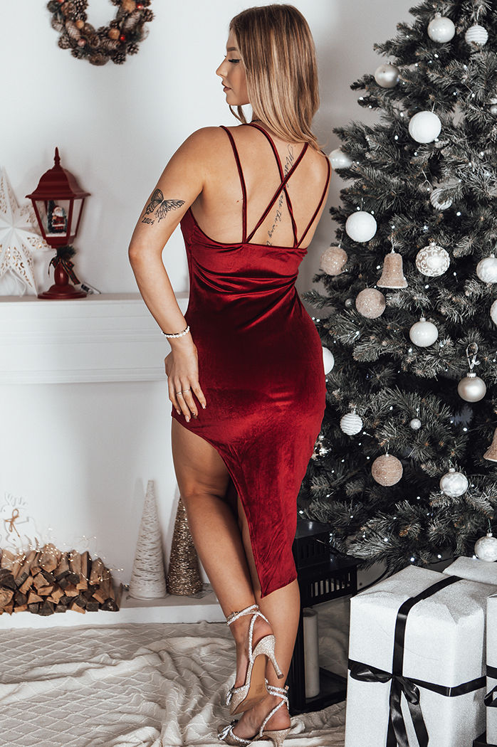 KISSES kastanienbraunes Kleid aus Velours von Dstreet EY2387