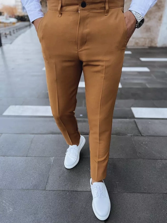 Einfarbige Camel Chinohose für Männer Dstreet UX3974