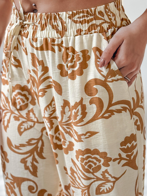 Weit geschnittene Damenhose mit Blumenmuster LOVEGARDEN camel Dstreet UY2657