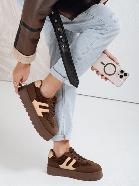 Frauen isoliert Plattform Turnschuhe braun Dstreet ZY1071