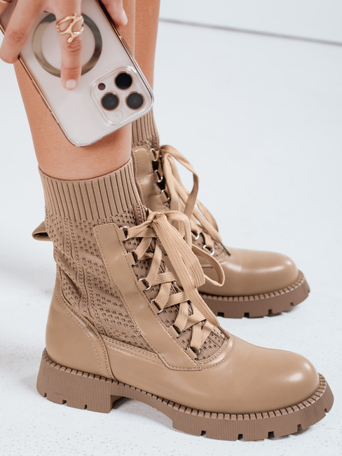 Damenstiefel HOLLYHOCK Farbe Beige DSTREET ZY0372