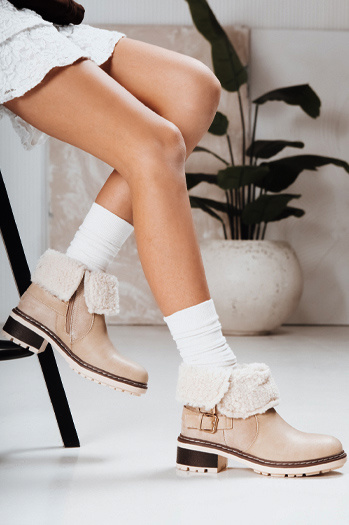 Damenstiefel mit Schafsfell beige Dstreet ZY1249