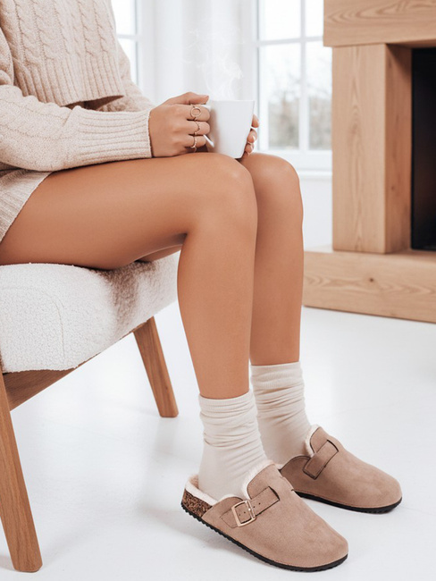 Damen Wildleder isoliert Flip-Flops beige Dstreet ZY1196