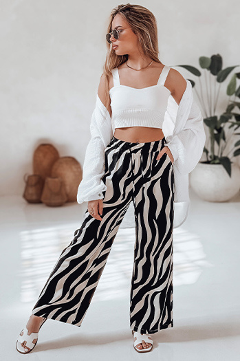 Gestreifte Damenhose mit weitem Bein ZEBRAVIBE beige und schwarz Dstreet UY2653