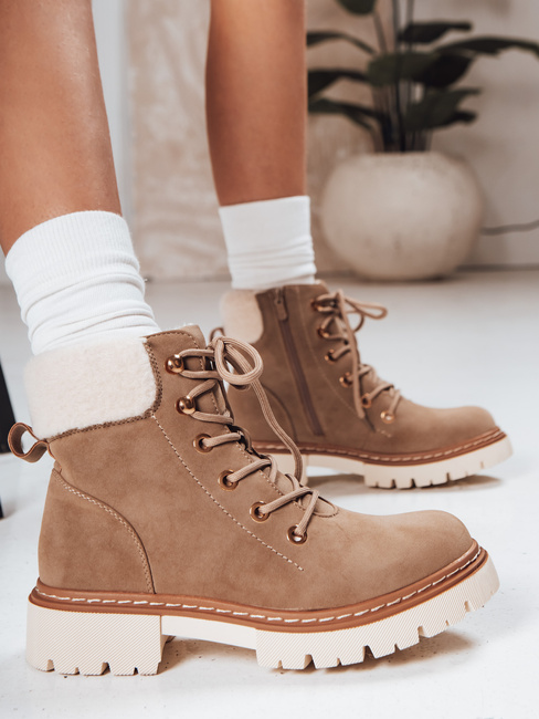 Isolierte khakifarbene Damen-Trapper Dstreet ZY1291