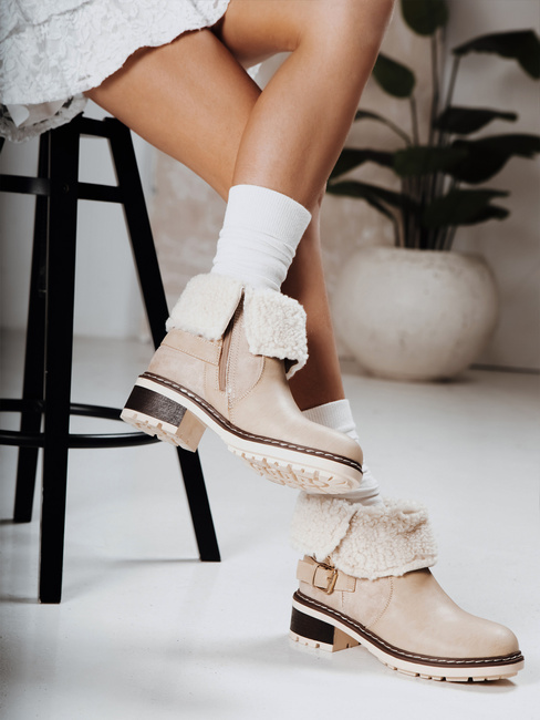 Damenstiefel mit Schafsfell beige Dstreet ZY1249