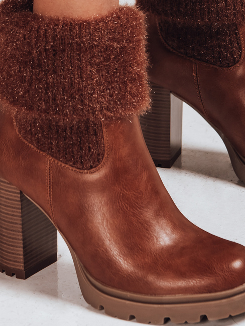 Kamelfarbene Damenstiefel mit Absatz Dstreet ZY1310