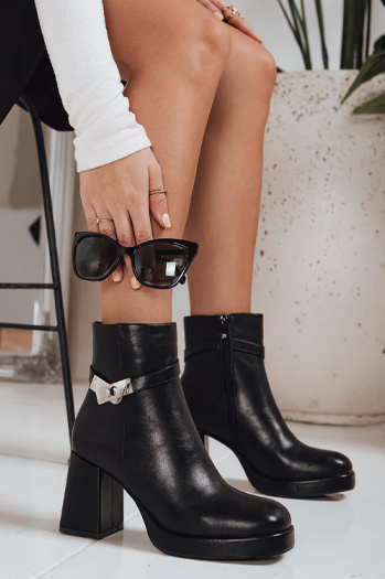 Isolierte Damenstiefel schwarz Dstreet ZY1253